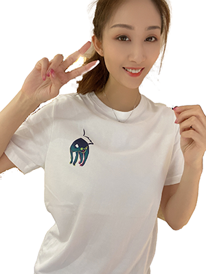 lady T shirt with logo